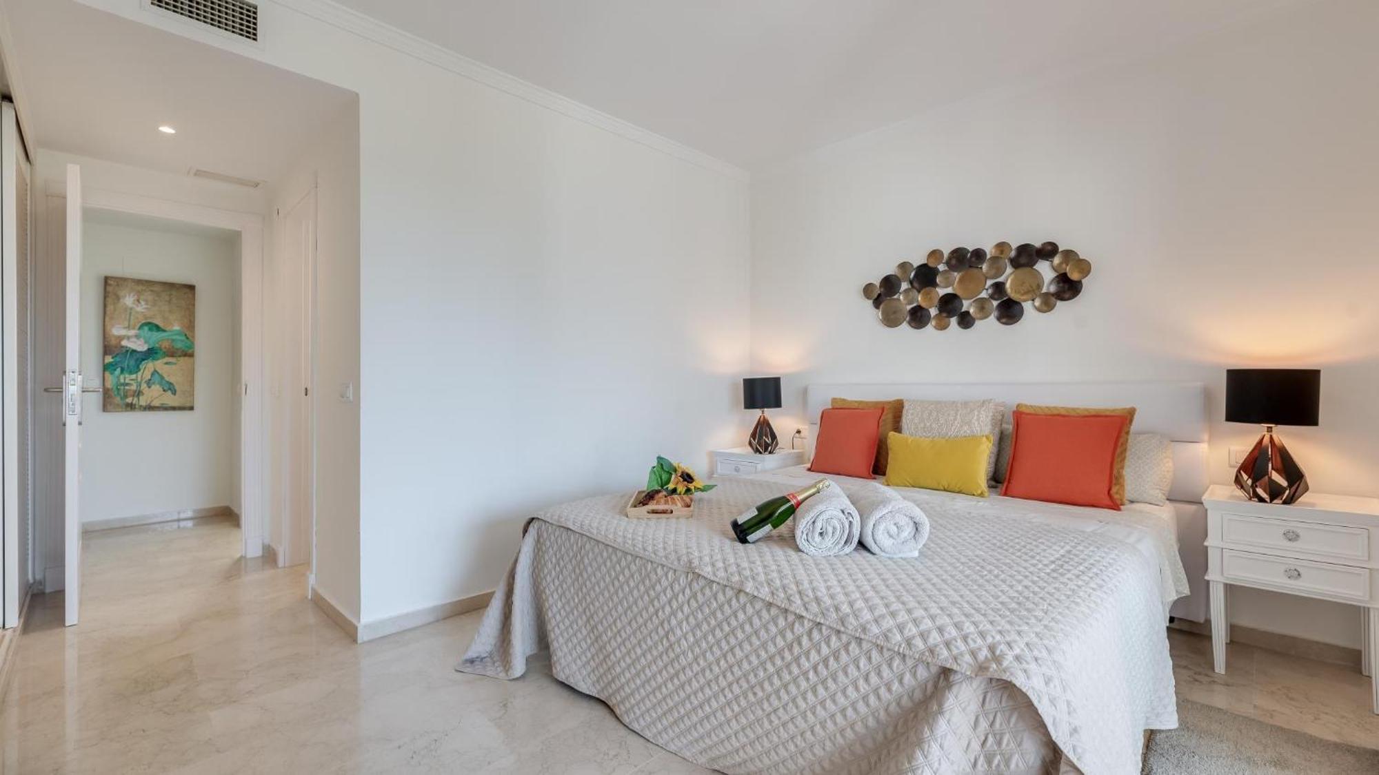 Mediterranean Getaway Seaviews At Puerto Banus Leilighet